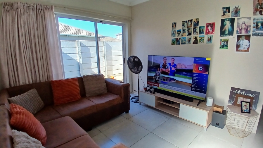 To Let 2 Bedroom Property for Rent in Overbaakens Eastern Cape